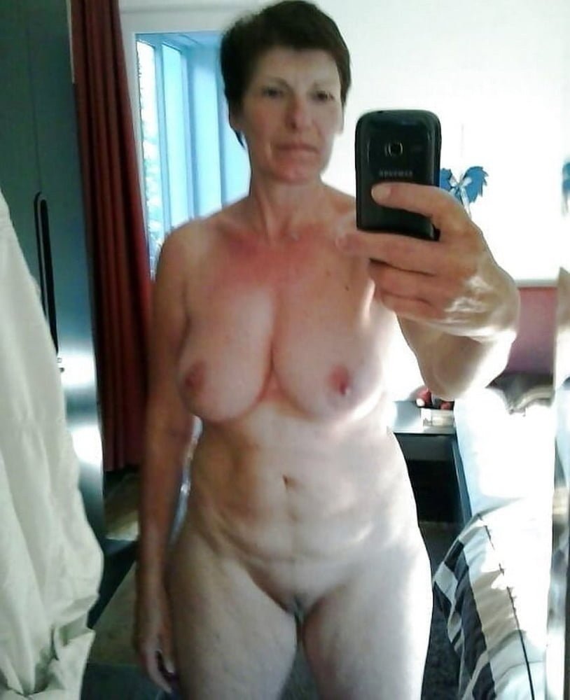 Amateur old women naked